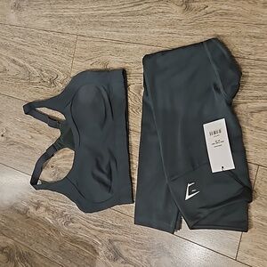 Gymshark Sports Bra + Leggings Set size S
